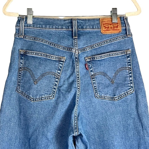 Levi's high waisted taper jean in midwash blue Size 30 - Picture 8 of 13